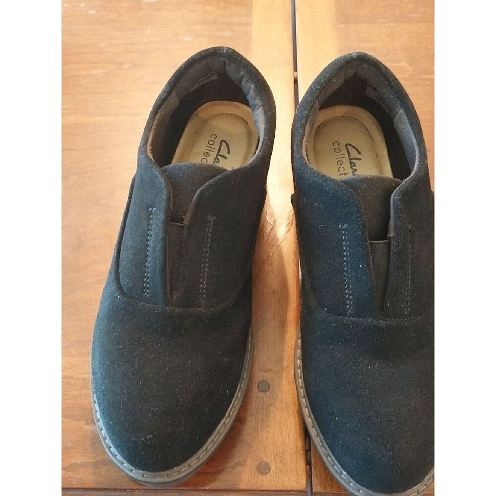 Clarks Women's Black Suede Slip-On Loafers...Size 8. EUC